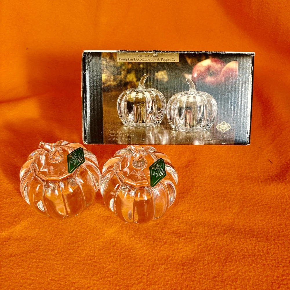 Shannon Crystal Glass Pumpkin